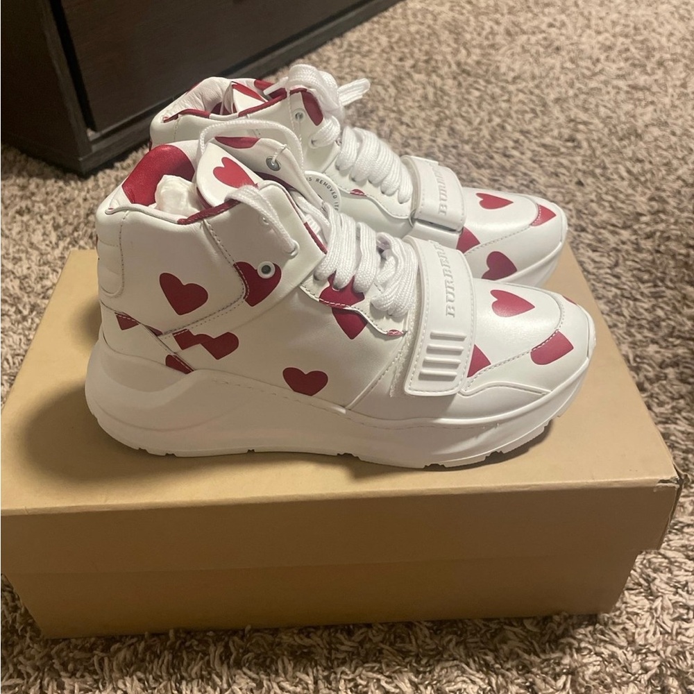 Women Burberry Sneakers